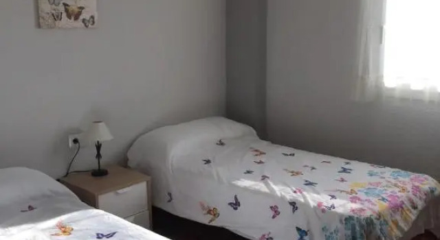 Edificio Acapulco, Забронировать Отель Нерха Axarquía, рядом с Пляж Карабео