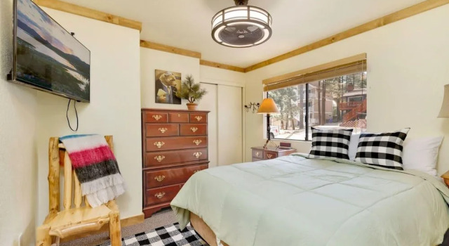 Happy Bear #2053 by Big Bear Vacations, Prenota Casa vacanze Hotel a Moonridge con parcheggio, Parcheggio