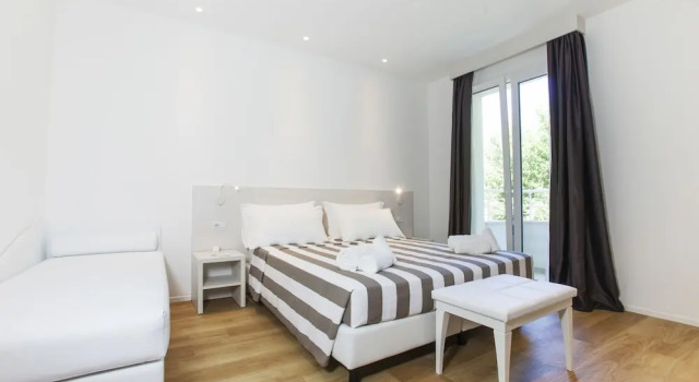 Полулюкс Hotel Houston Suites