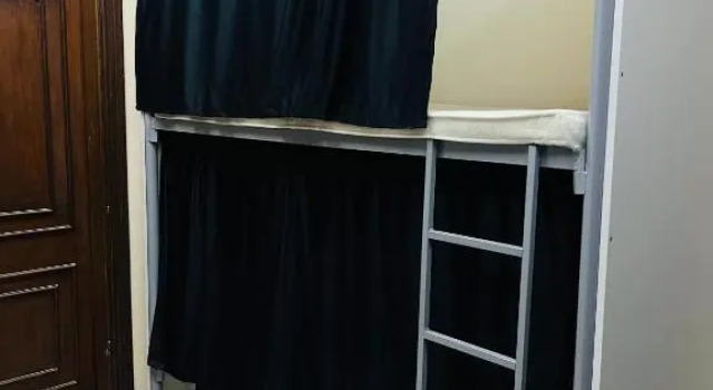 Кровать в общем номере (мужской номер) Paradiso Backpackers Haven