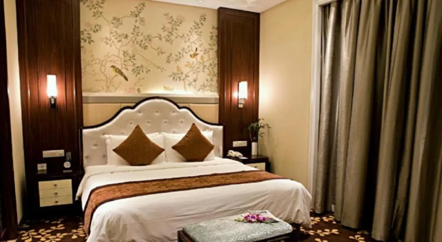Полулюкс Ondine International Hotel