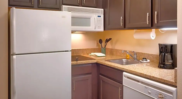 Четырёхместный люкс Staybridge Suites Peoria Downtown by IHG