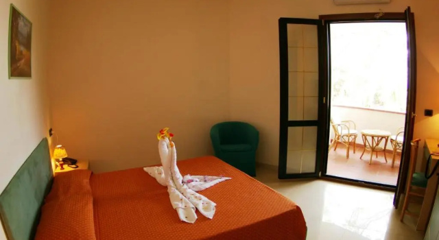 Двухместный номер Standard с балконом Hotel Village Eden