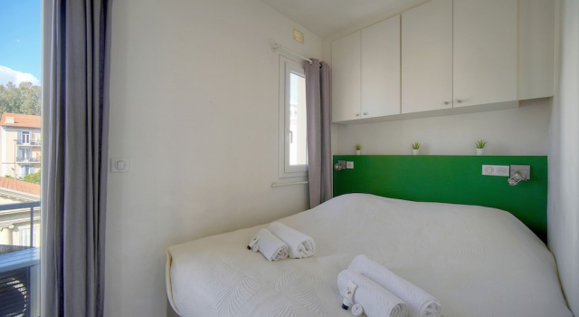 Studio Fonctionnel et Confortable A0b204