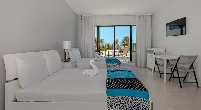 Студия с балконом Beach Front Studio Miami Beach