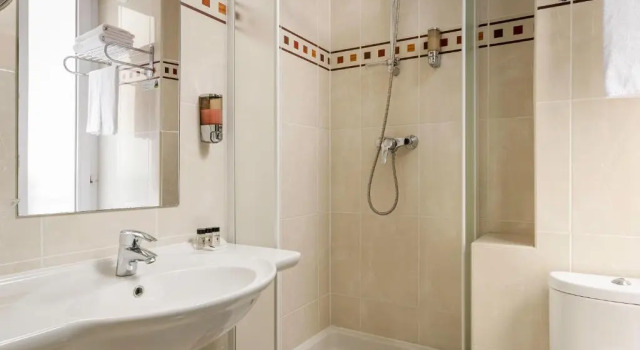 Трёхместный номер Standard Hotel Elysée Etoile
