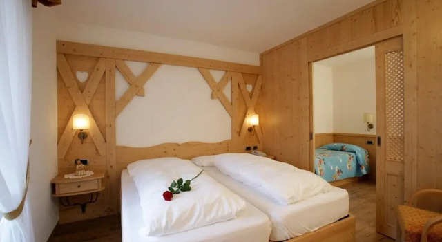 Семейный номер Standard с балконом Hotel Ambiez