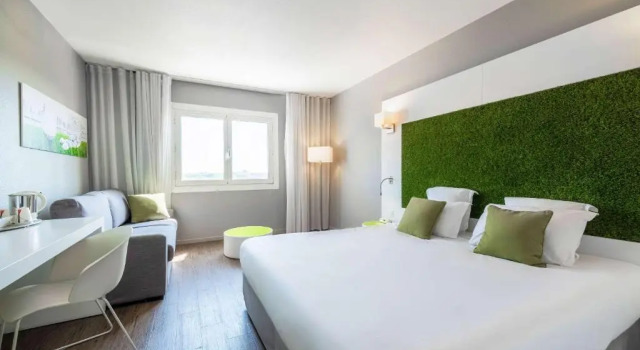 Standard Kahden hengen huone näköala golfkentälle Golf Resort Montpellier Fontcaude