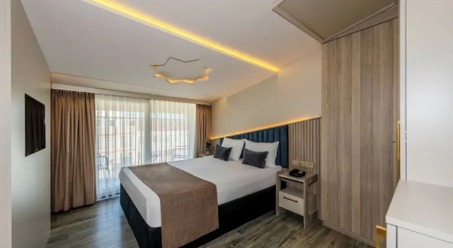 Люкс Deluxe Felix Hotel