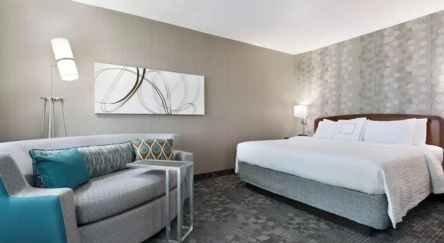 Двухместный номер Standard с балконом Courtyard by Marriott Dayton Beavercreek