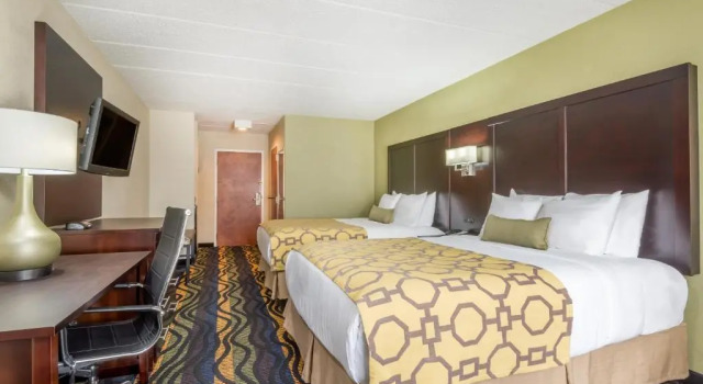 Четырёхместный люкс Baymont by Wyndham Georgetown Lexington North