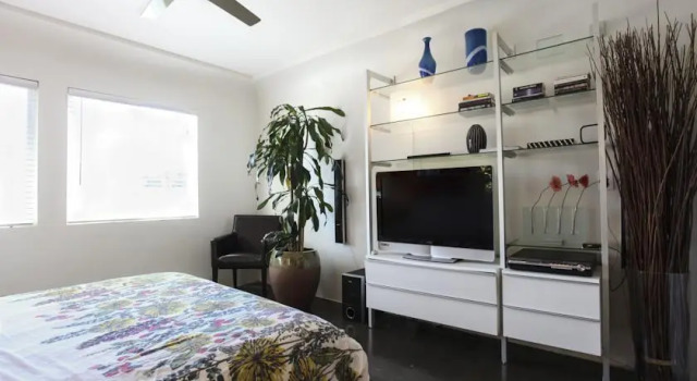 Globe Suites off Abbott Kinney, Забронировать Отель Лос-Анджелес Большой Лос-Анджелес, рядом с Пляжный променад Венис-Бич