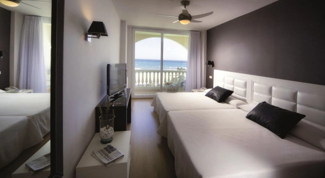 Evenia Zoraida Resort