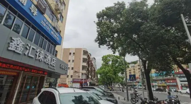 Xinhuilai Hotel (Shenzhen Yangtaishan Store), Rezerwuj Hotel Hotele w Shenzhen z parkingiem, Parking