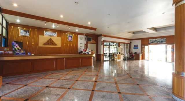 Surin Majestic Hotel, Забронировать Отель Сурин Surin Province