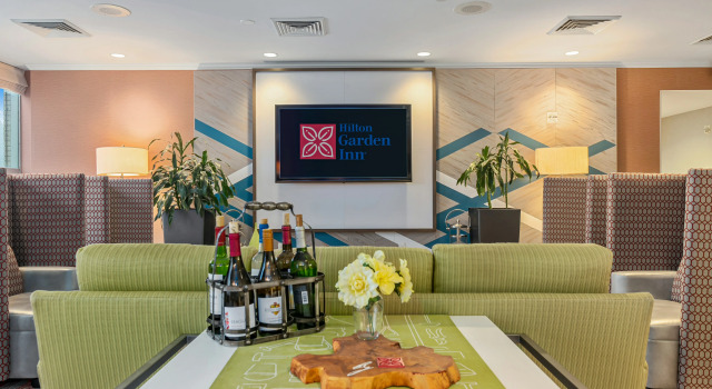 Hilton Garden Inn New Orleans French Quarter/CBD, Забронировать Отель Французский квартал Новый Орлеан, рядом с Казино Harrah's New Orleans