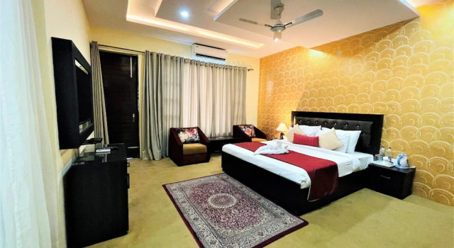 Номер Premium Sterling Banquet and Hotel
