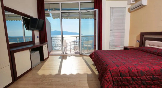 Standard Vierer Zimmer mit Meerblick Nimfa Hotel