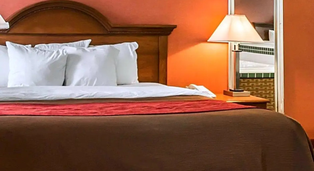 Двухместный люкс Quality Inn East Liverpool - Calcutta