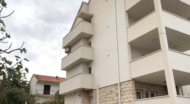 Apartment DOT Deluxe, Buchen Sie Ferienwohnung Hotels in Gespanschaft Split-Dalmatien mit Pool, Schwimmbad
