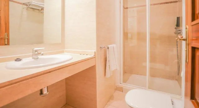 Двухместный номер Economy с балконом Hotel Granada Centro