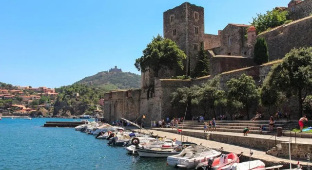 4PA31 - Port d'Avall Appartement vue sur piscine pour 4 personnes, tennis, parking, Rezerwuj Apartament Hotele w Collioure z basenem, Basen