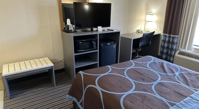 Super 8 Columbia Clark Lane, Prenota Hotel Hotel a Missouri con parcheggio, Parcheggio