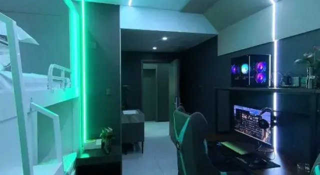Кровать в общем номере (мужской номер) Gobi Spring E-Sports Hotel
