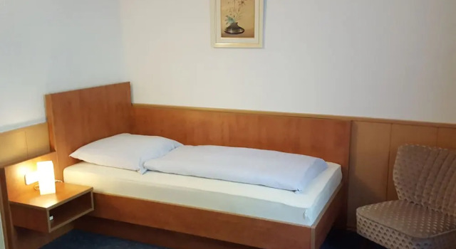 Waldhotel & Restaurant Zur Holzmühle, Book Hotel Springe Niedersachsen