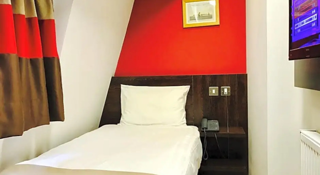Номер Economy Royal Cambridge Hotel
