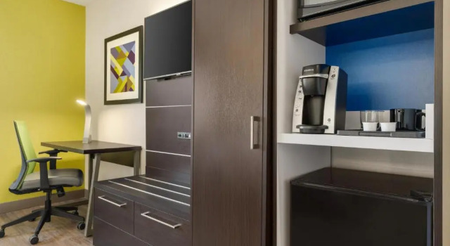 Четырёхместный номер Standard Holiday Inn Express - Jamaica - JFK AirTrain - NYC by IHG