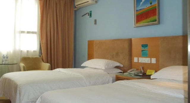 City Comfort Inn Shenzhen Luohu Chunfeng Road Branch, Rezerwuj Hotel Hotele w Shenzhen z parkingiem, Parking