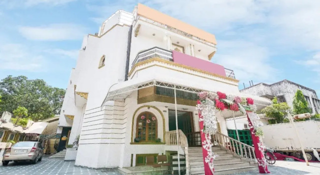 Amitabh Guest House