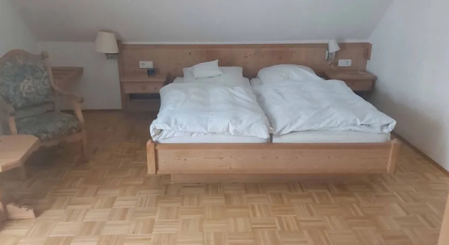 Hotel Pension Am Engelsberg, Varaa Hotelli Hotellit Baijeri pysäköinnillä, Pysäköinti