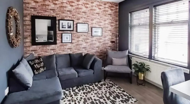 Modern Apartment - Sleeps 4 - Centrally Located, Book Lejlighed  