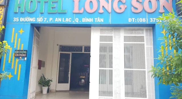 Oyo 682 Long Son Hotel