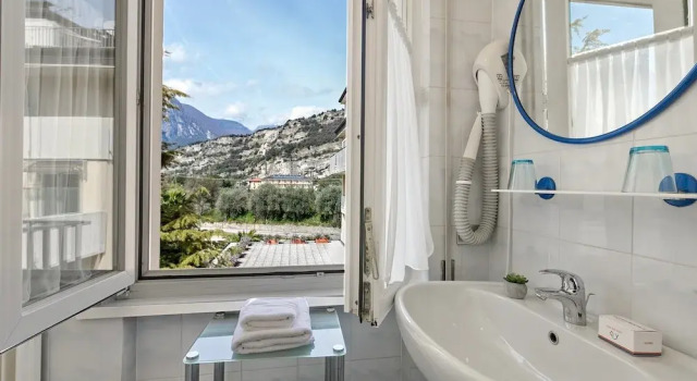 Семейная вилла с балконом Bike & Wind Hotel Villa Maria