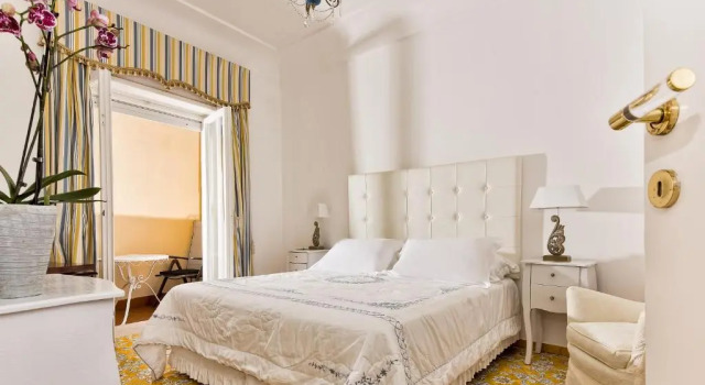 Standard Double room Sina Flora