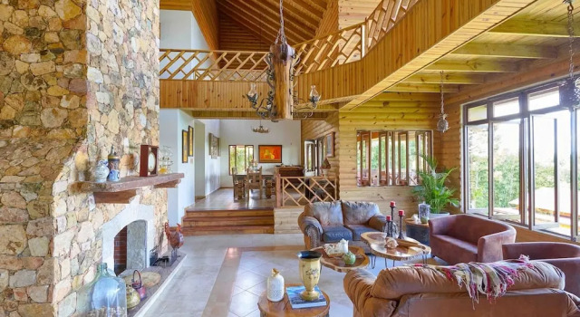 4BR Wood Mountain Villa Jarabacoa Heated Pool, Забронировать Вилла Отели Харабакоа с парковкой, Парковка