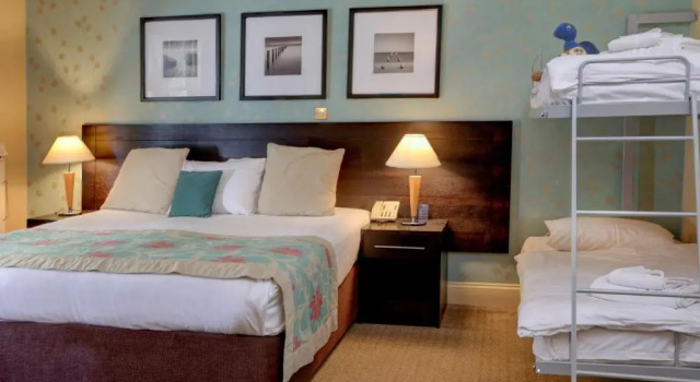 Семейный номер Standard Norfolk Royale Hotel
