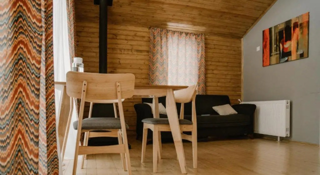 Mestia Villas, Prenota Villa Hotel a Samegrelo Zemo-Svaneti con parcheggio, Parcheggio
