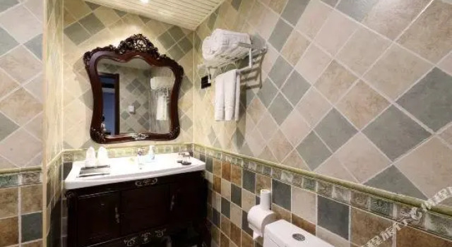 Двухместный люкс Superior Level of Details International Hotel