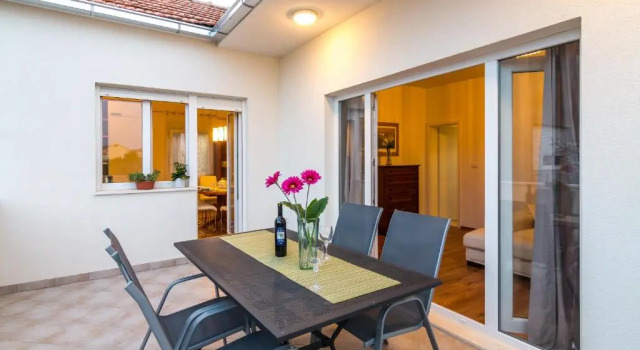 Апартаменты Apartmani Sara i Klara