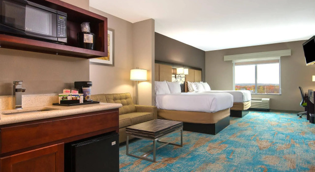 Holiday Inn Express & Suites Norwood-Boston Area by IHG, Varaa Hotelli Hotellit New England uima-altaalla, Uima-allas