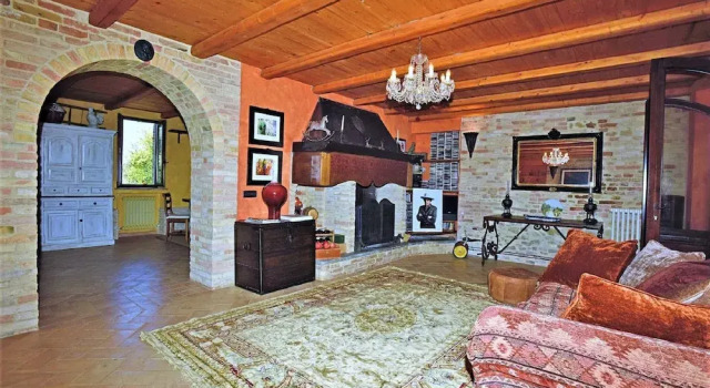 Elegant Villa in Montecosaro Italy with Hot Tub, Rezervovat Vila  