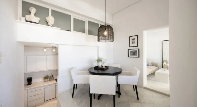 B4 Cycladic Home for 6 by the Beach