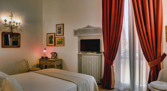 Двухместный номер Deluxe с балконом Casa Sotgiu Guest House