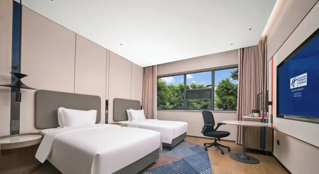 Четырёхместный номер Standard Holiday Inn Express Yibin Xuzhou by IHG