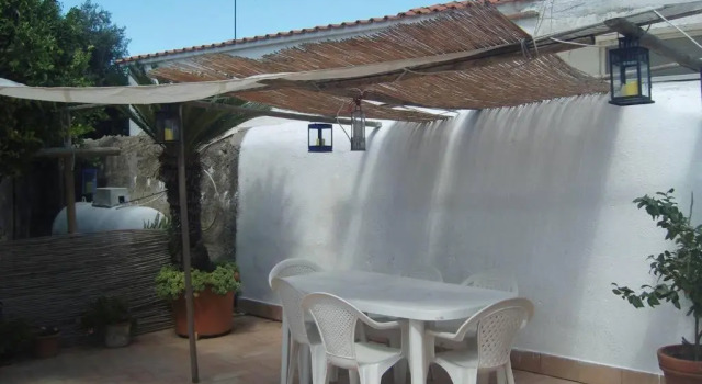 Little house with yard and BBQ in Procida Island