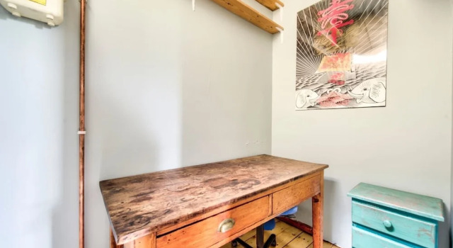 Luminous 1 BR Flat Close to City Centre, With Superb Views of Arthurs Seat, Забронировать Апартаменты/квартира Отели Эдинбурга с парковкой, рядом с Холирудское абатство, Парковка
